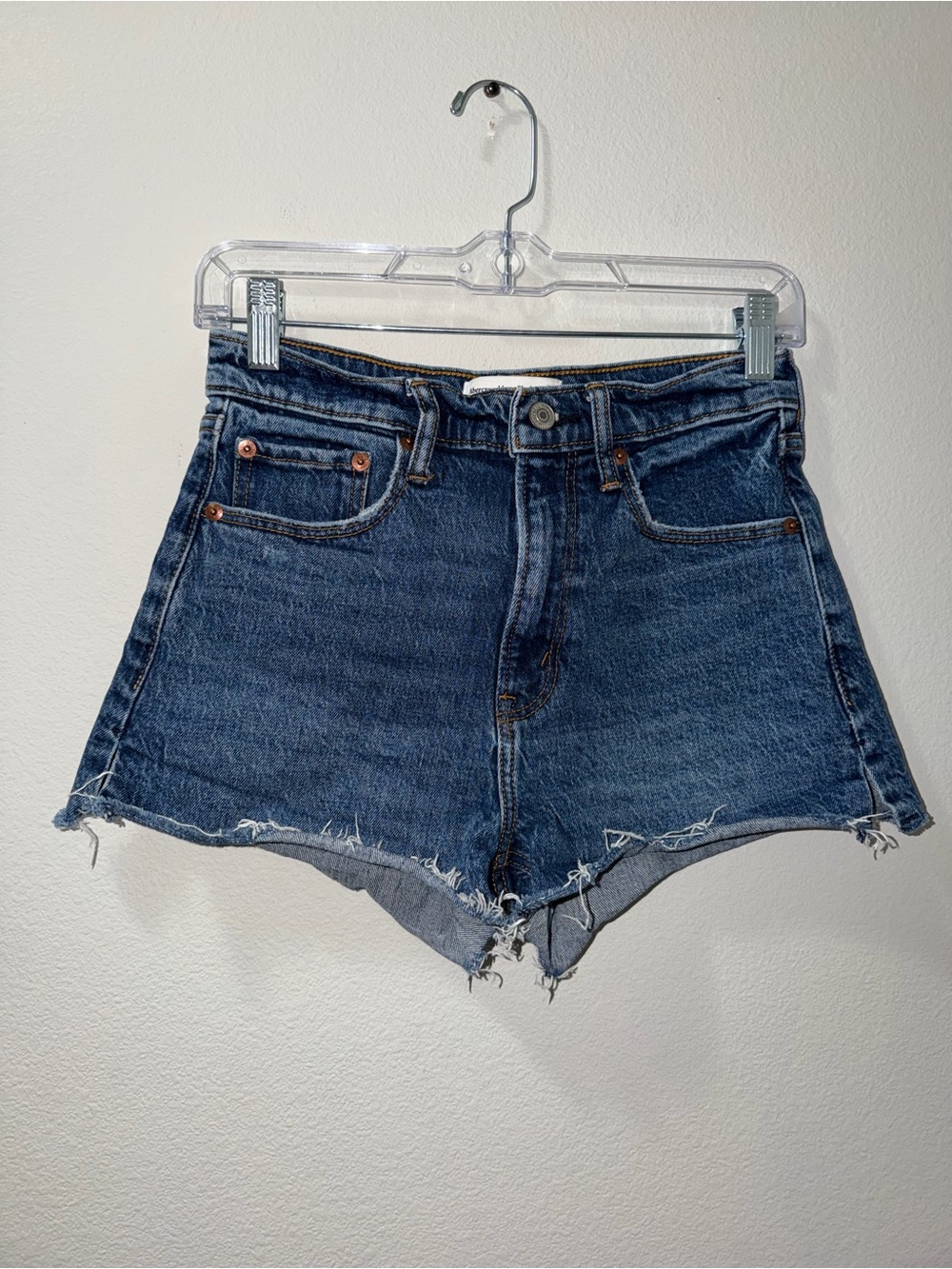 Abercrombie & Fitch The Mom Short High Rise Denim Raw Hem Side Slit Size 25/0